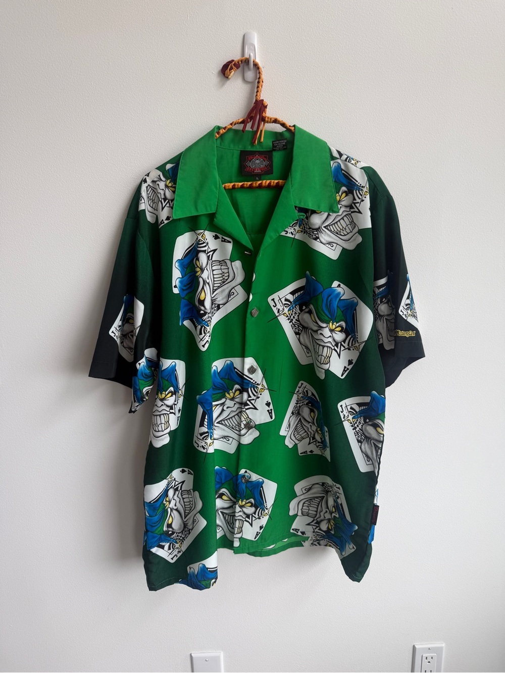 Vintage men’s button down joker shirt
Dragon Fly Road House  
Large